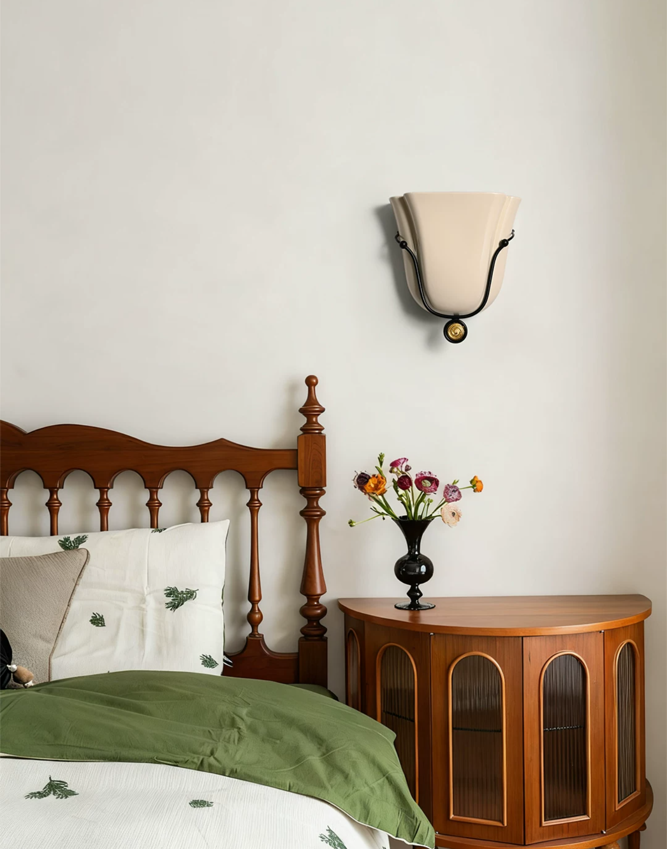 Solenne Shell Wall Sconce