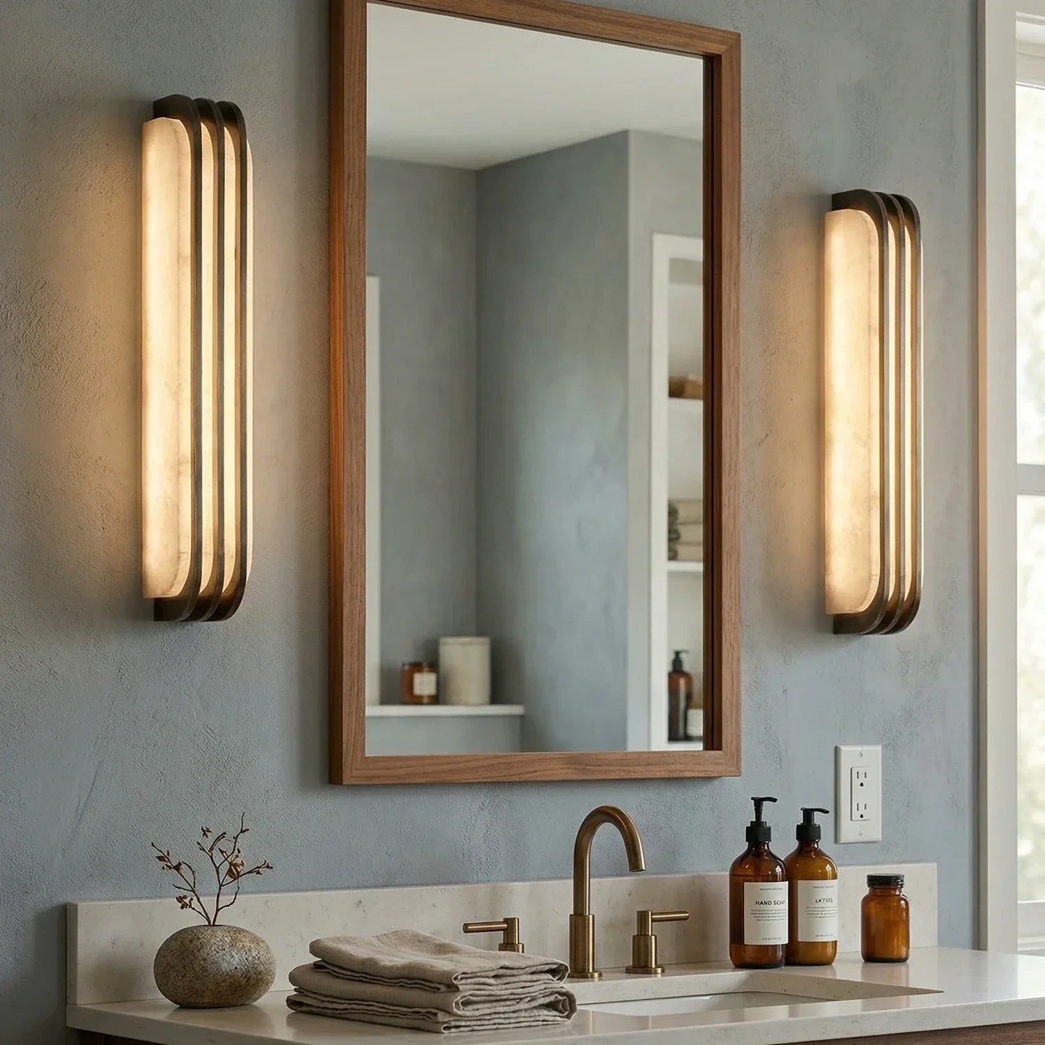 Sorelia Layered Alabaster Wall Sconce