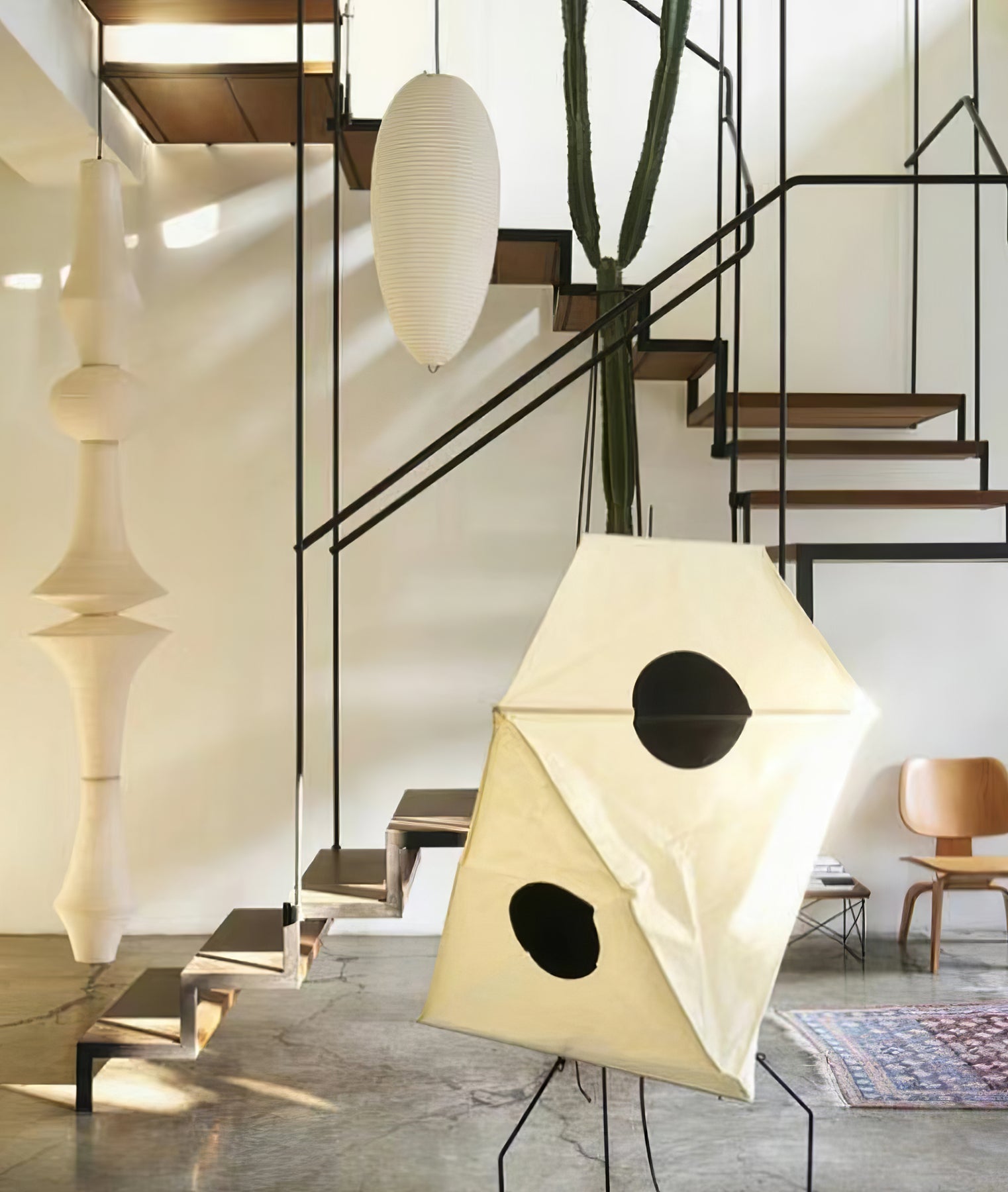 Tsuraya Tall Washi Paper Pendant Light