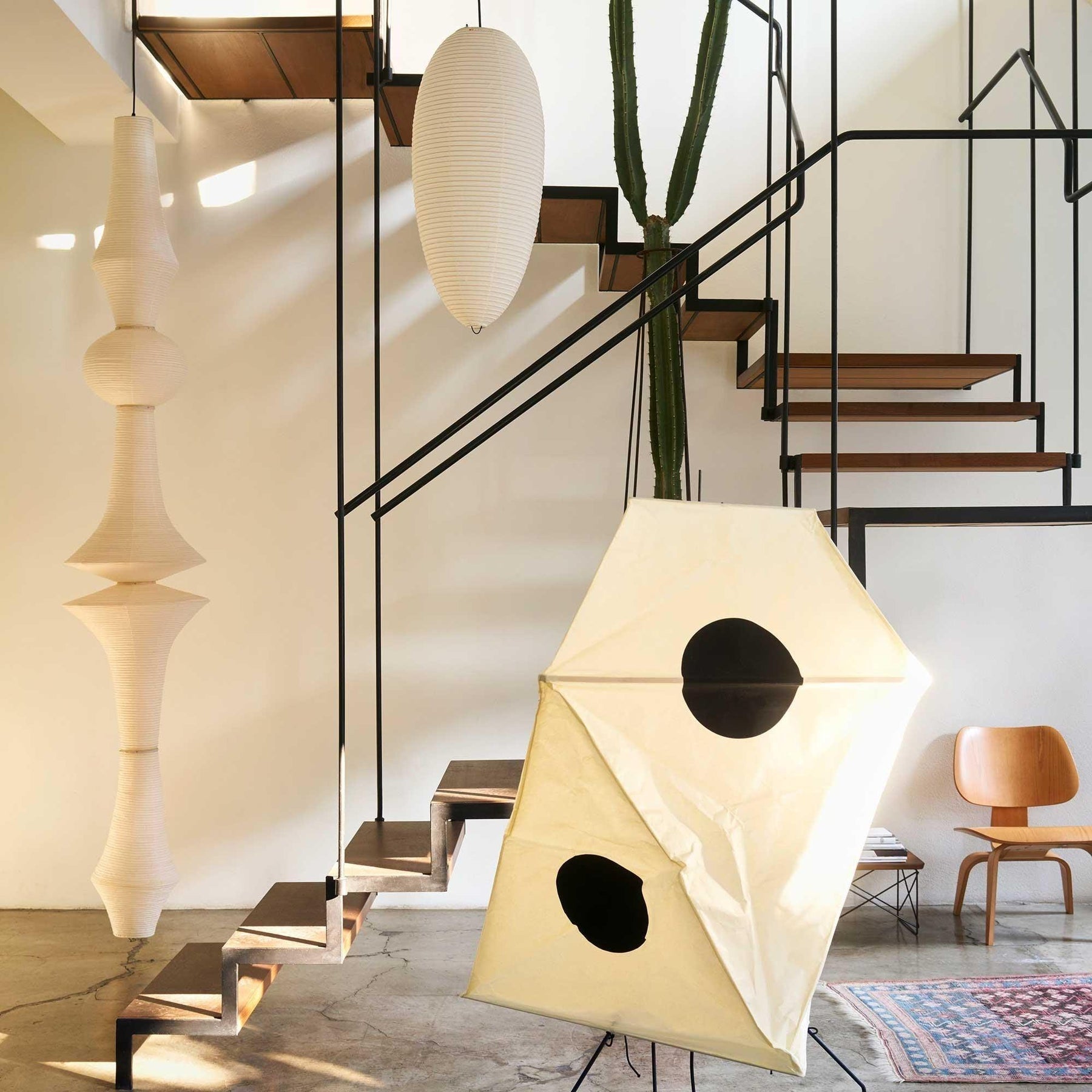 Tsuraya Tall Washi Paper Pendant Light