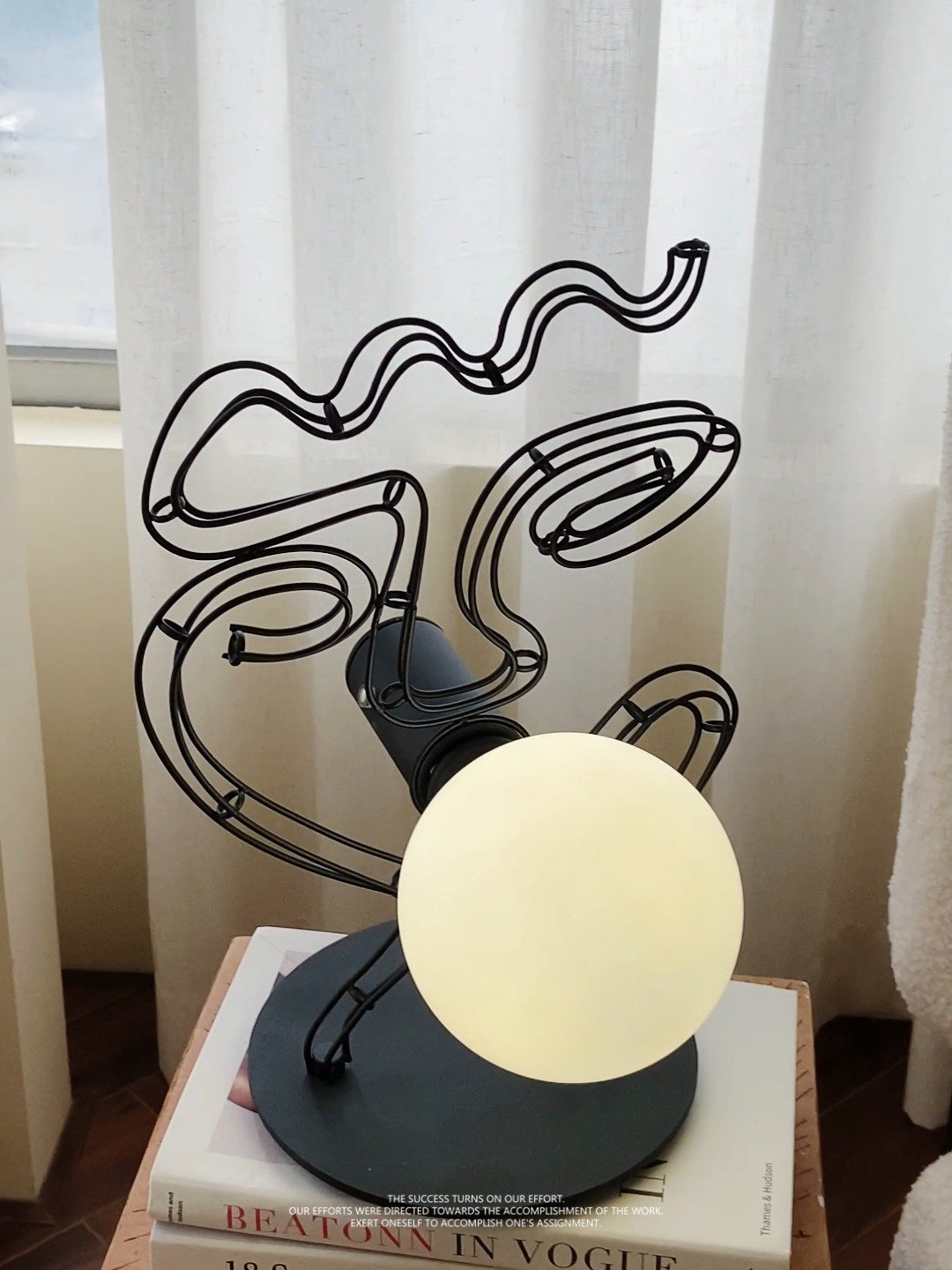 Virelia Bubble Muse Rechargeable Table Lamp