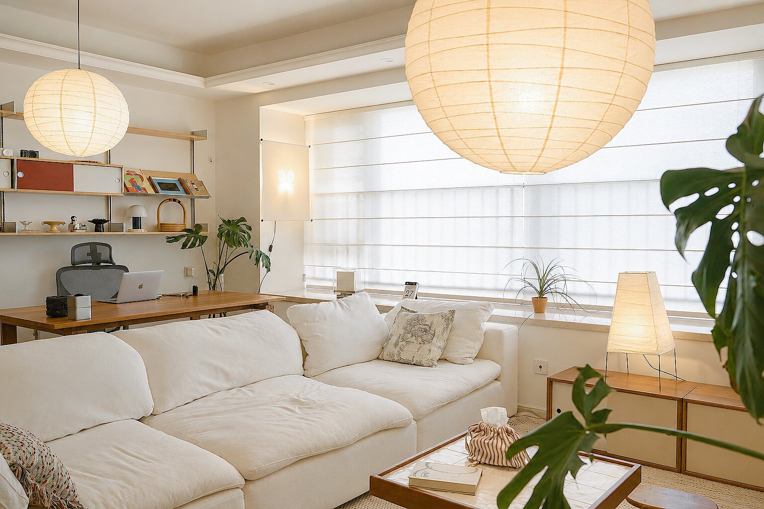 Yukishiro Washi Paper Wall Lamp