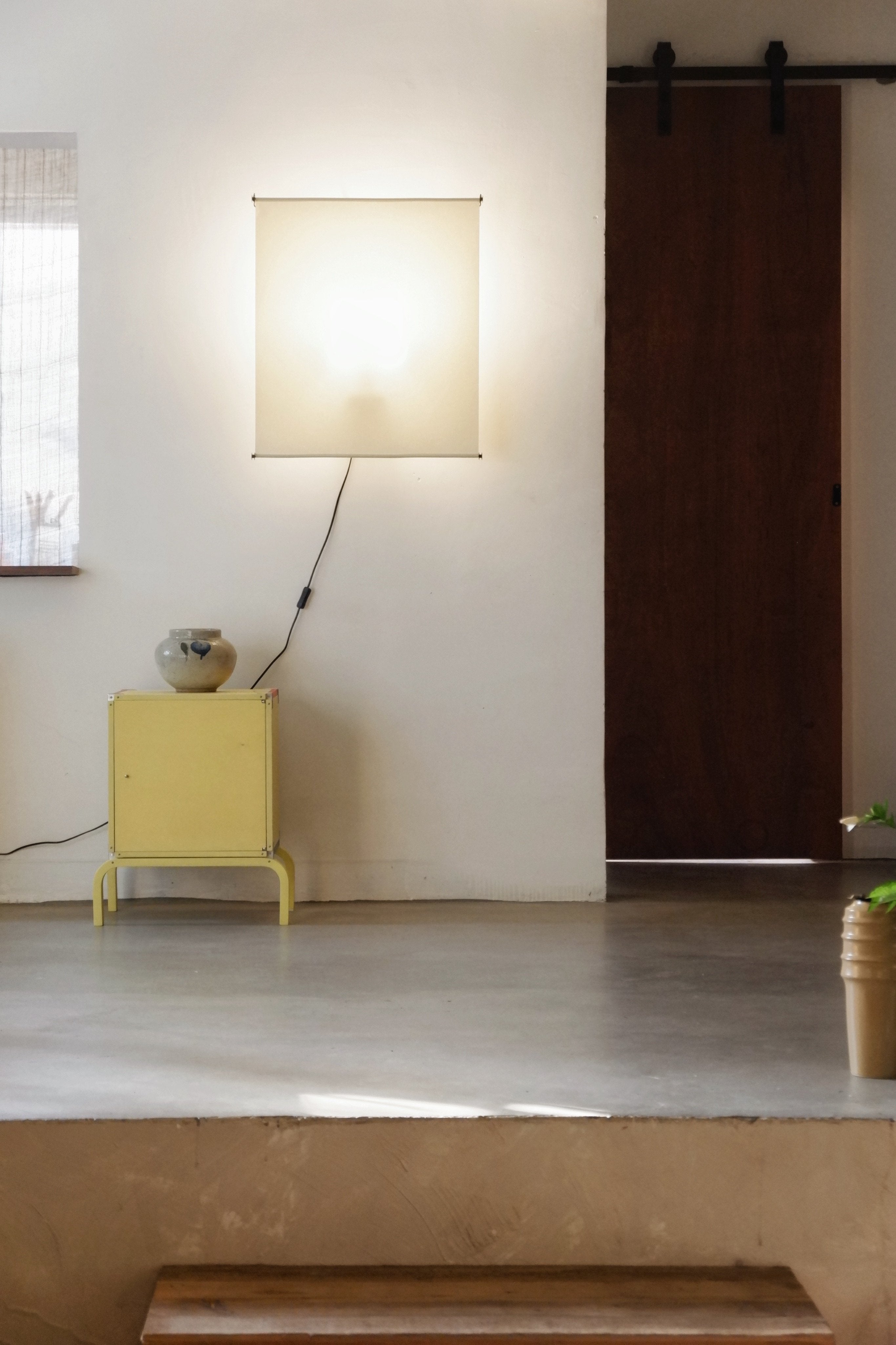 Yukishiro Washi Paper Wall Lamp