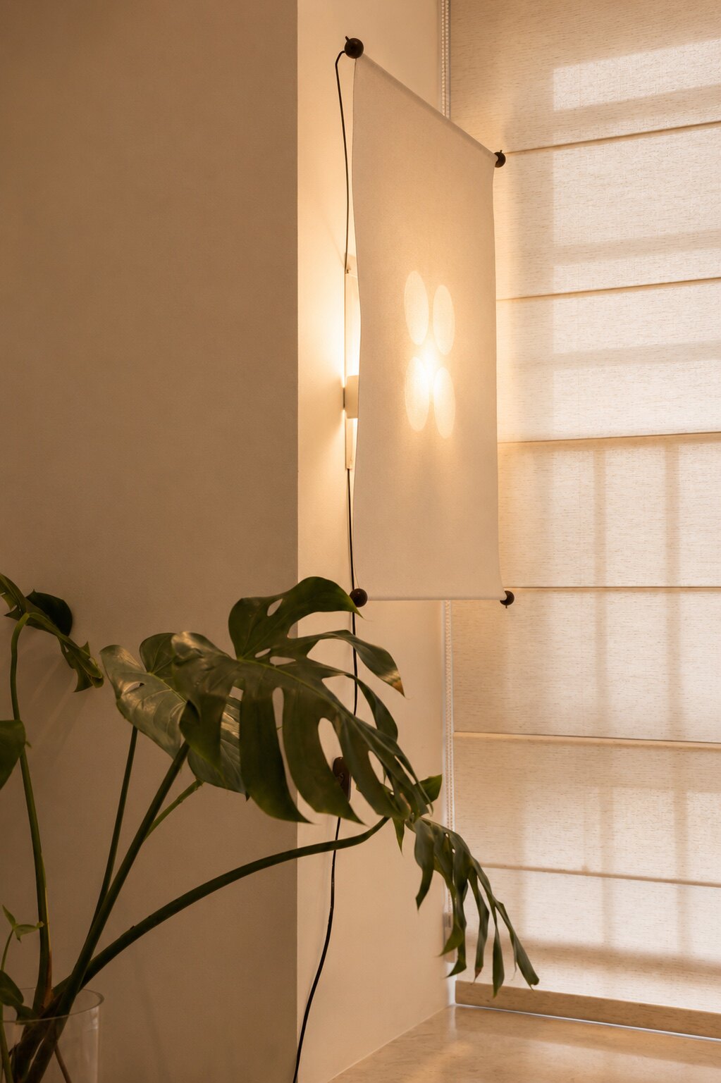 Yukishiro Washi Paper Wall Lamp
