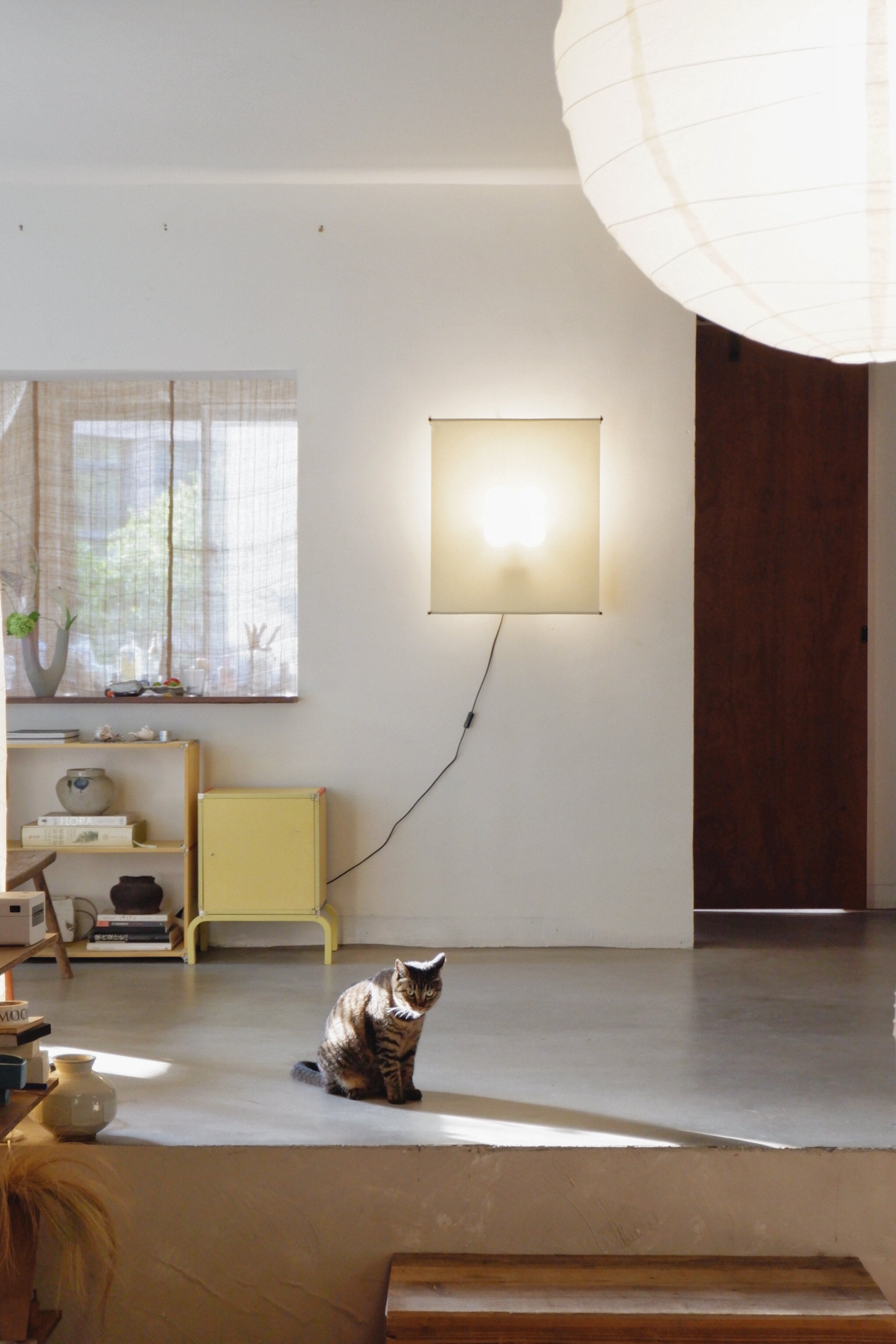 Yukishiro Washi Paper Wall Lamp