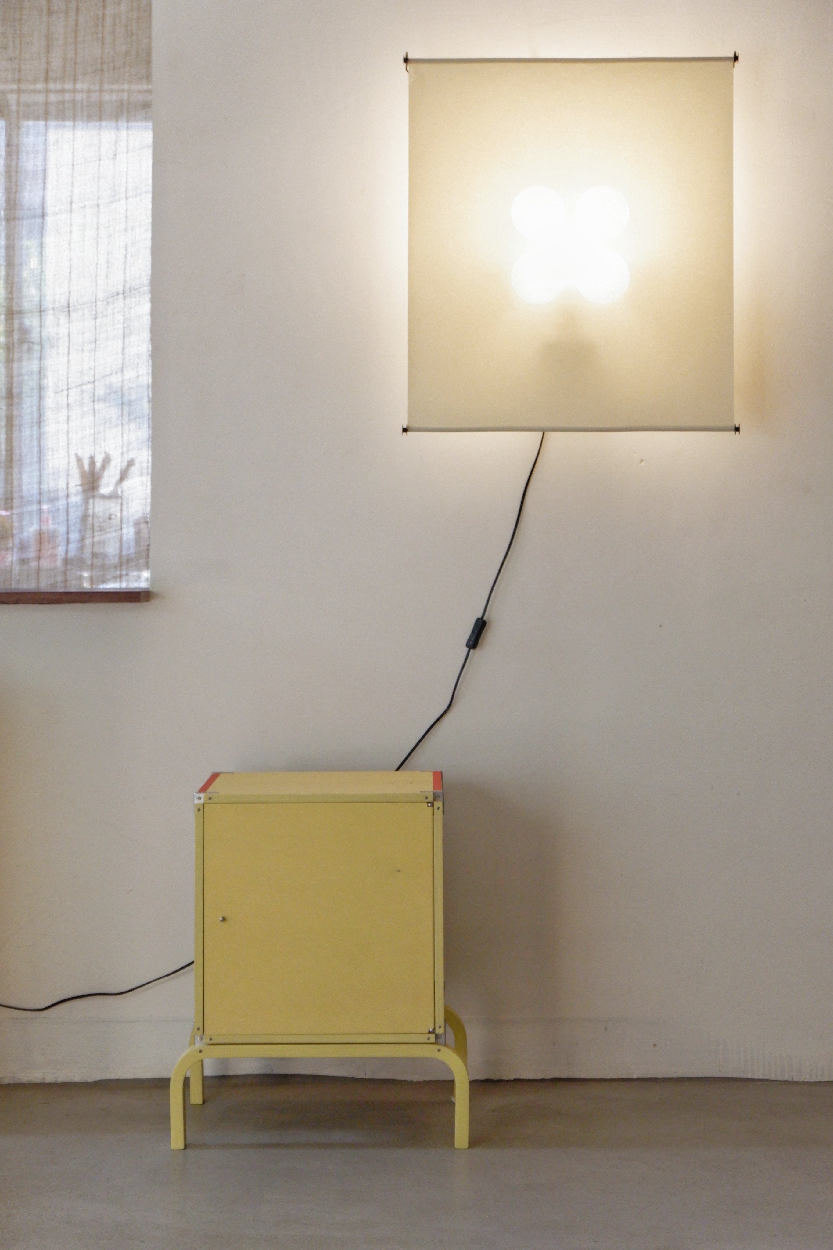 Yukishiro Washi Paper Wall Lamp