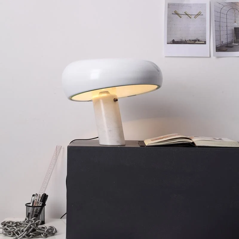 Snnopy Table Lamp